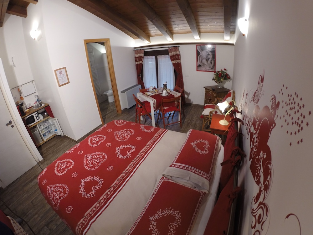 Comfort Double Room, 1 Double Bed, Non Smoking - ENTRY WITH CODE AND KEYPAD  AND ONLINE CHECK-IN photo 1