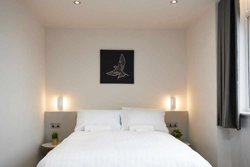 Superior Suite - Photo 3