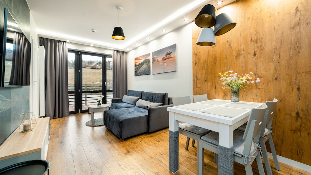 Apartment (101)