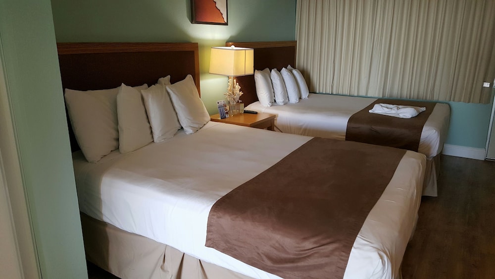 Studio Suite, 2 Queen Beds, Non Smoking, Ocean View photo 1
