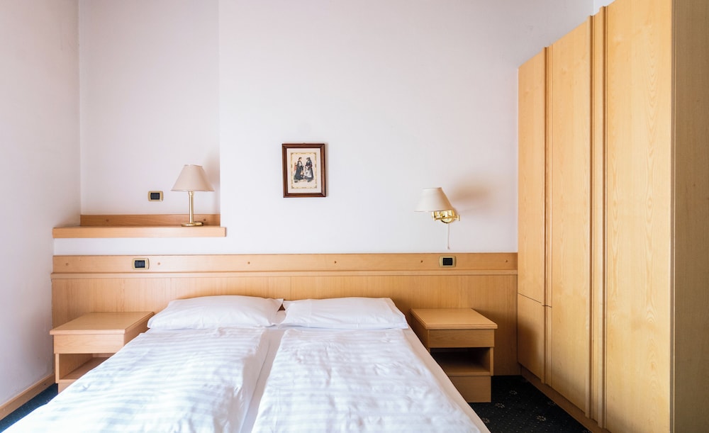 Economy Double or Twin Room - Photo 6