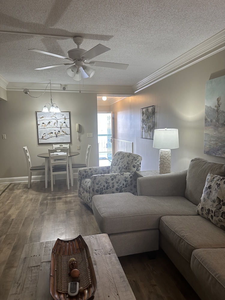 Condo, 2 Bedrooms