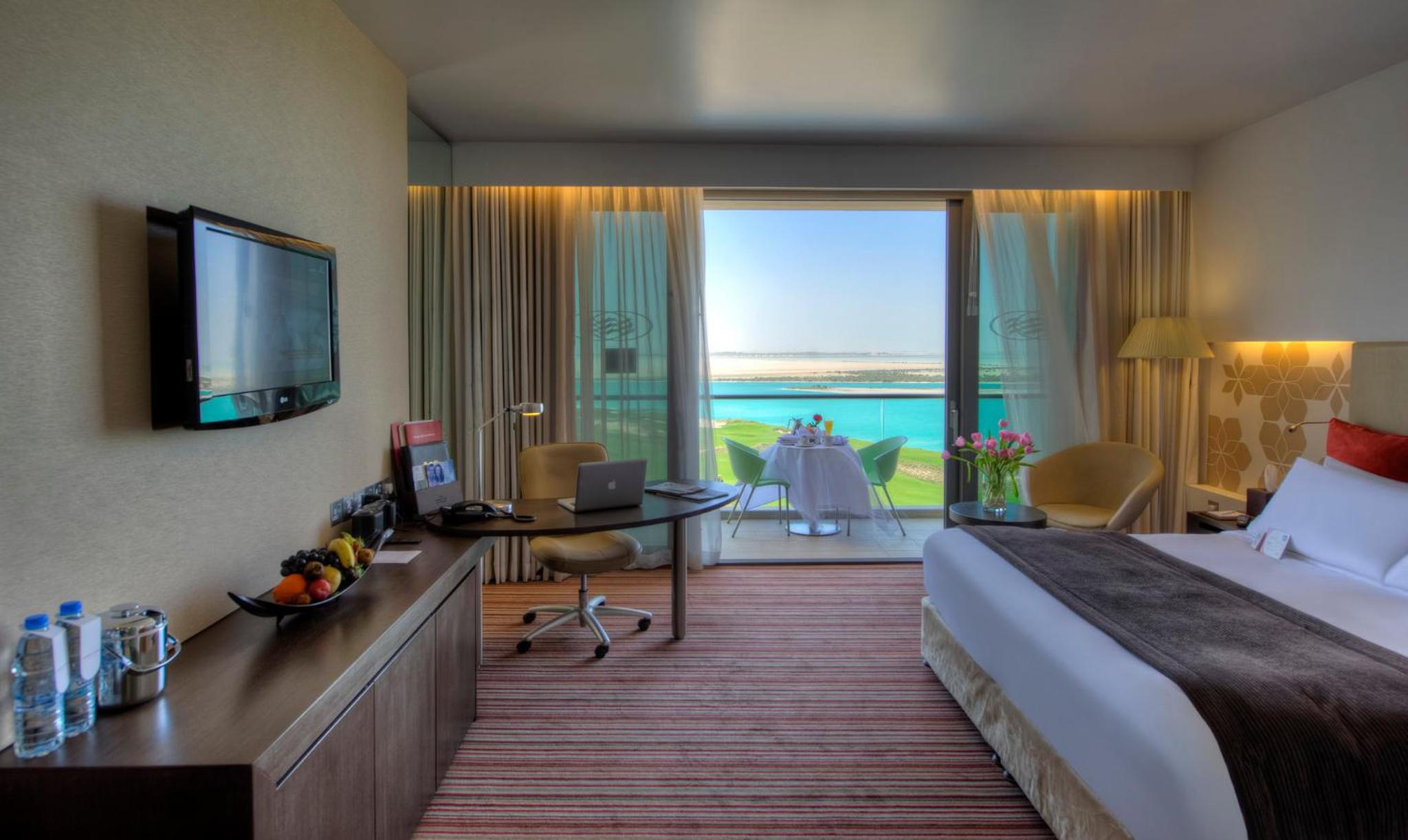 Standard King Room With Sea View - Smoking photo 3