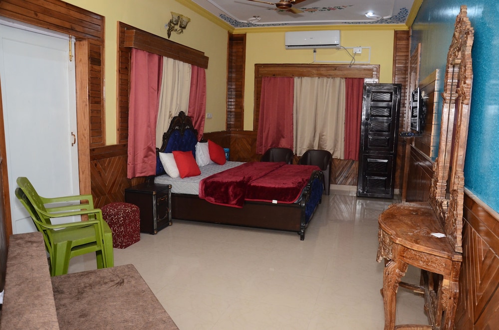 Deluxe Room - Photo 20