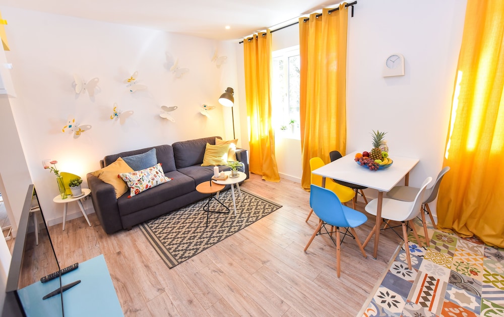 Deluxe Apartment, 2 Bedrooms, River View, Ground Floor photo 1