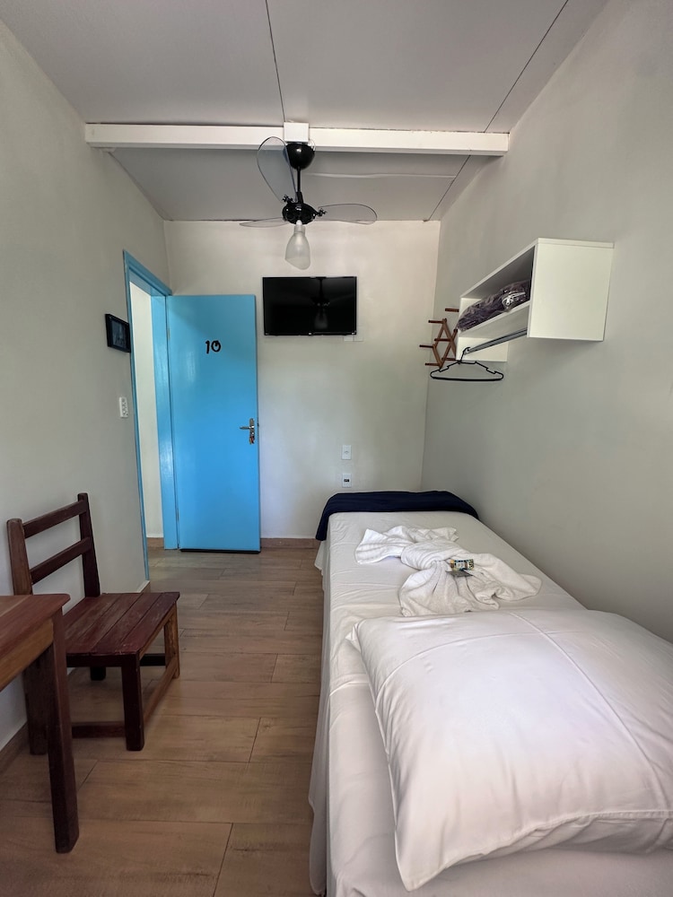 Economy Triple Room