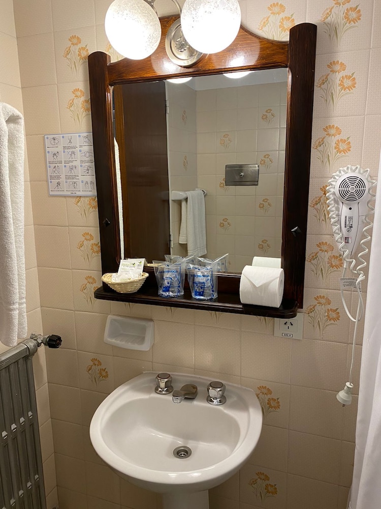 Superior Room, 2 Twin Beds, City View photo 3