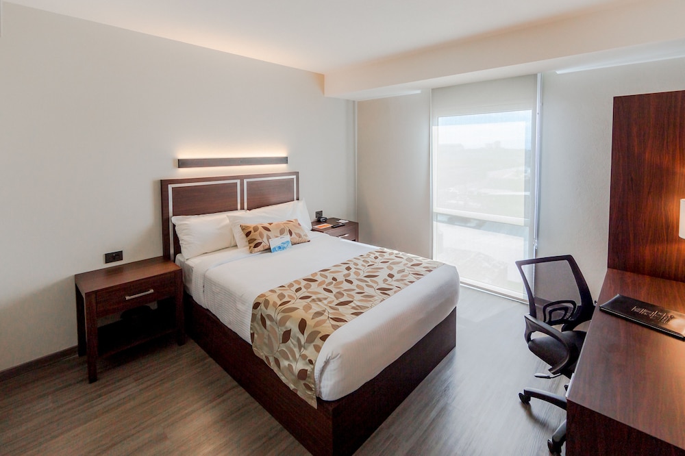 Standard Room, 1 Double Bed, Non Smoking - Photo 12