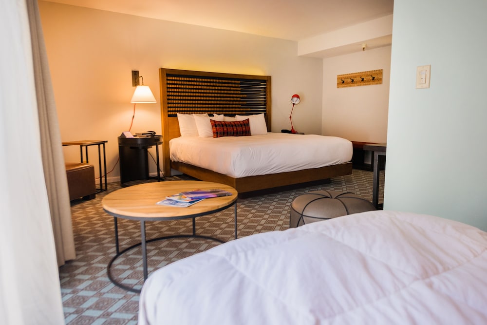 1 King Junior Suite Resort View - Photo 1