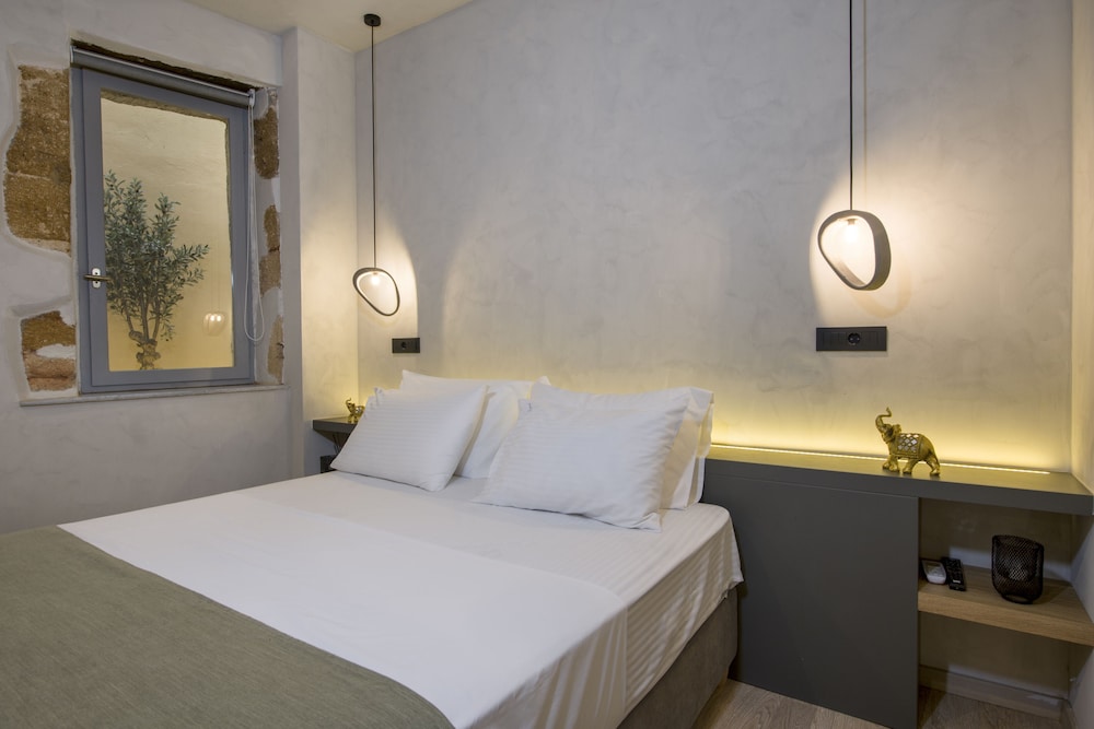 Deluxe Double Room (1st Floor, Old town view) photo 3