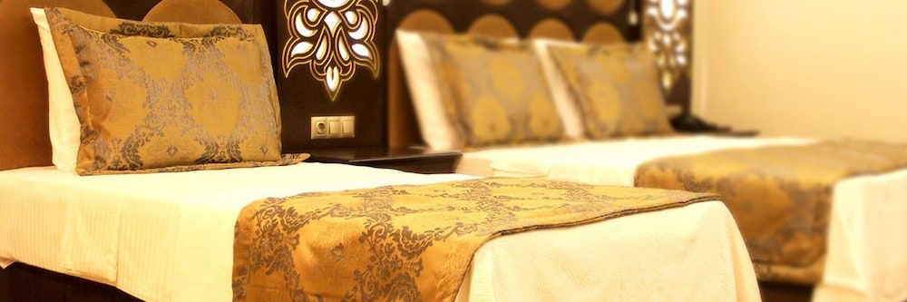 Deluxe Suite photo 1