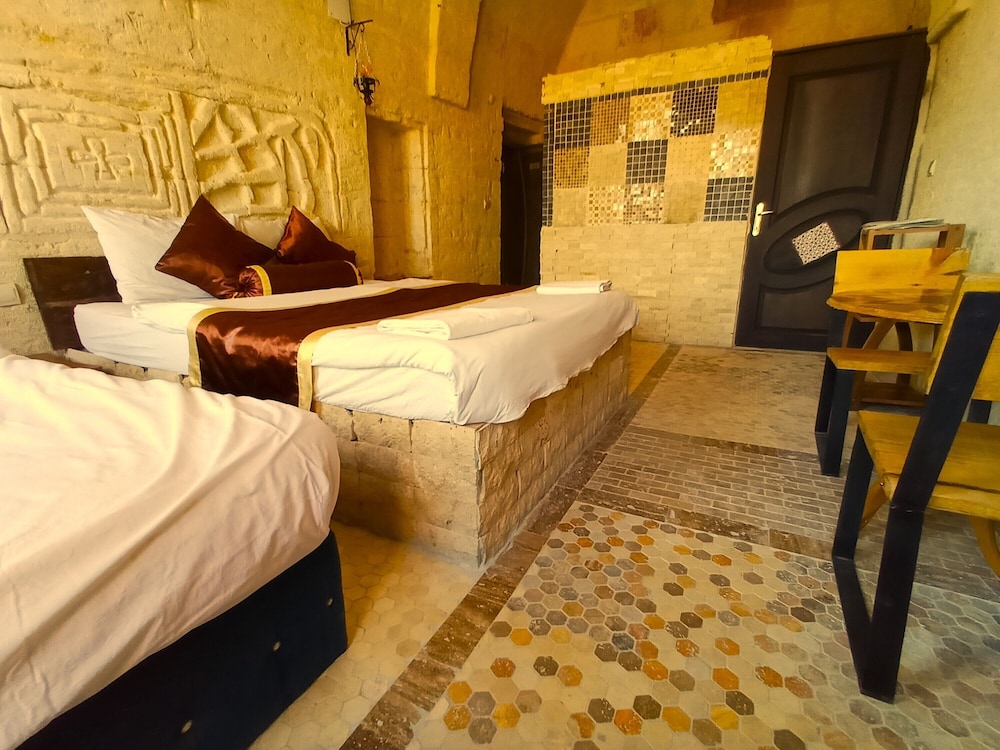 Grand Triple Room