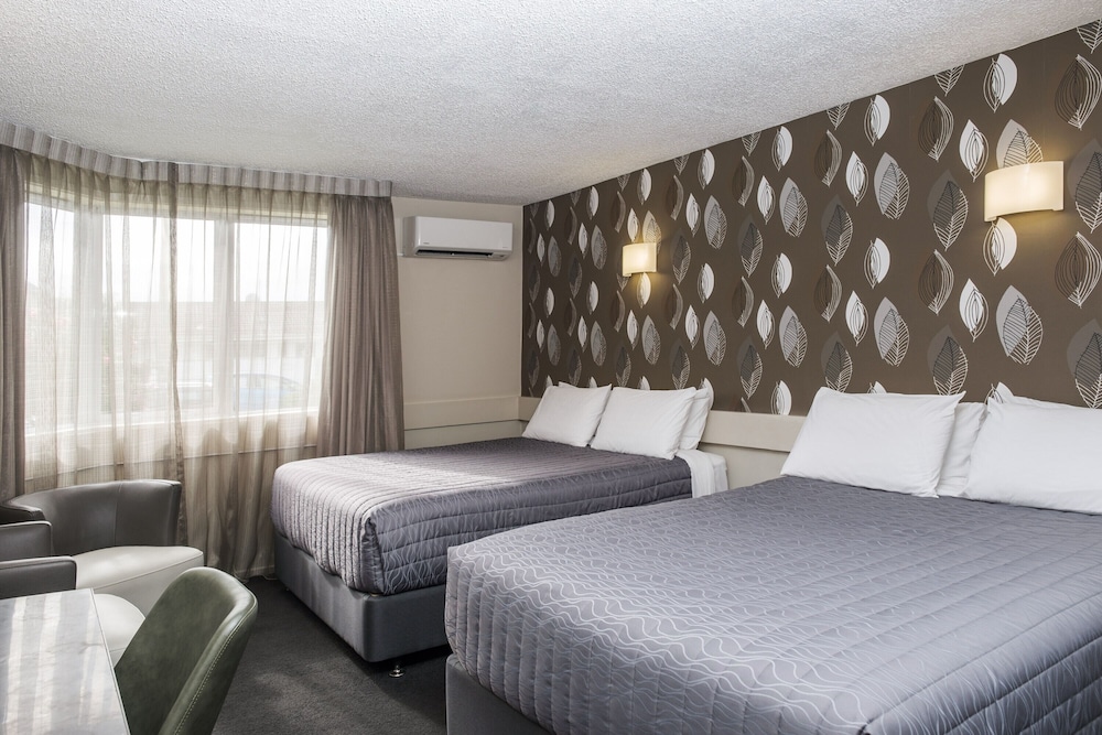 Room, 2 Double Beds, Non Smoking (Upgrade) photo 2
