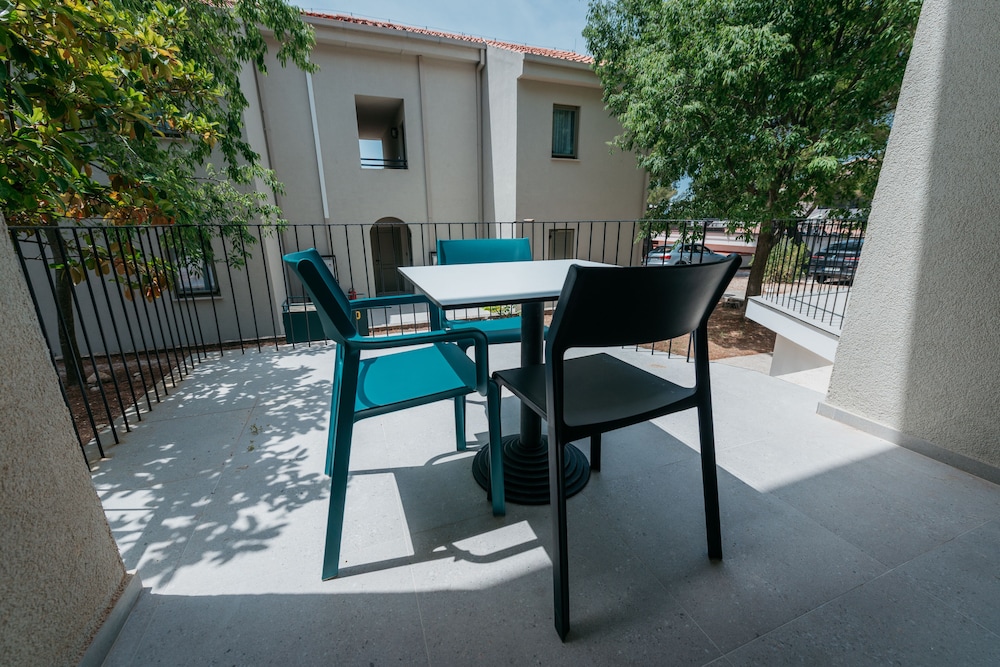 Comfort Suite, Terrace