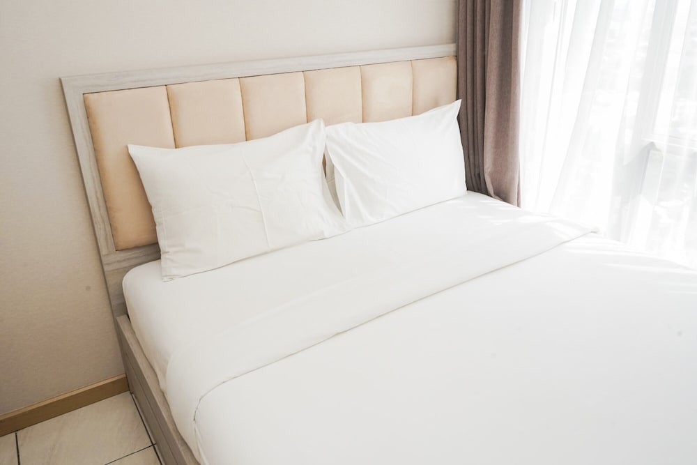 Room - Photo 9
