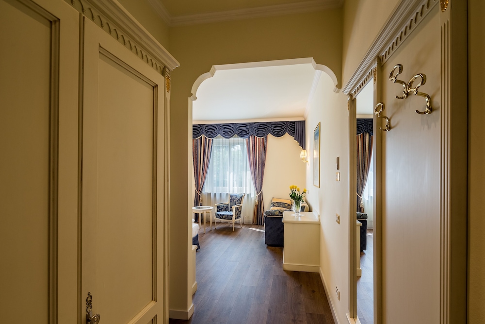 Junior Studio Suite, River View, Poolside photo 3