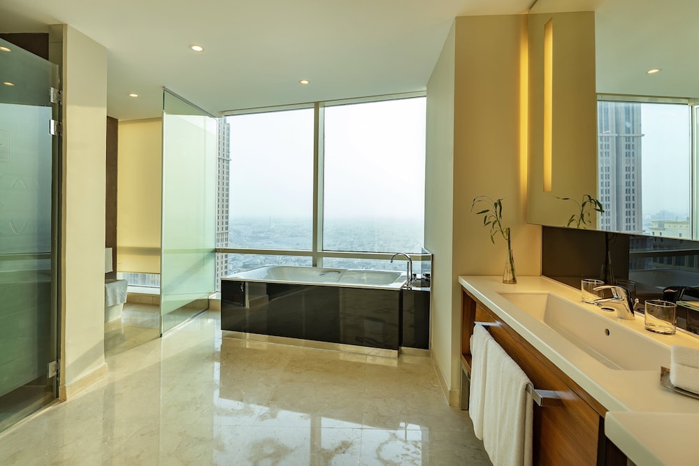 Suite, 1 Bedroom - Photo 7
