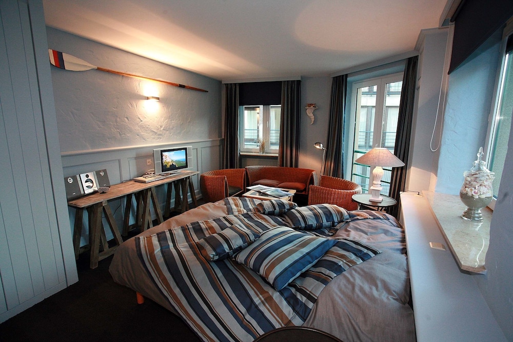 Royal Suite, Ocean View, Corner photo 1