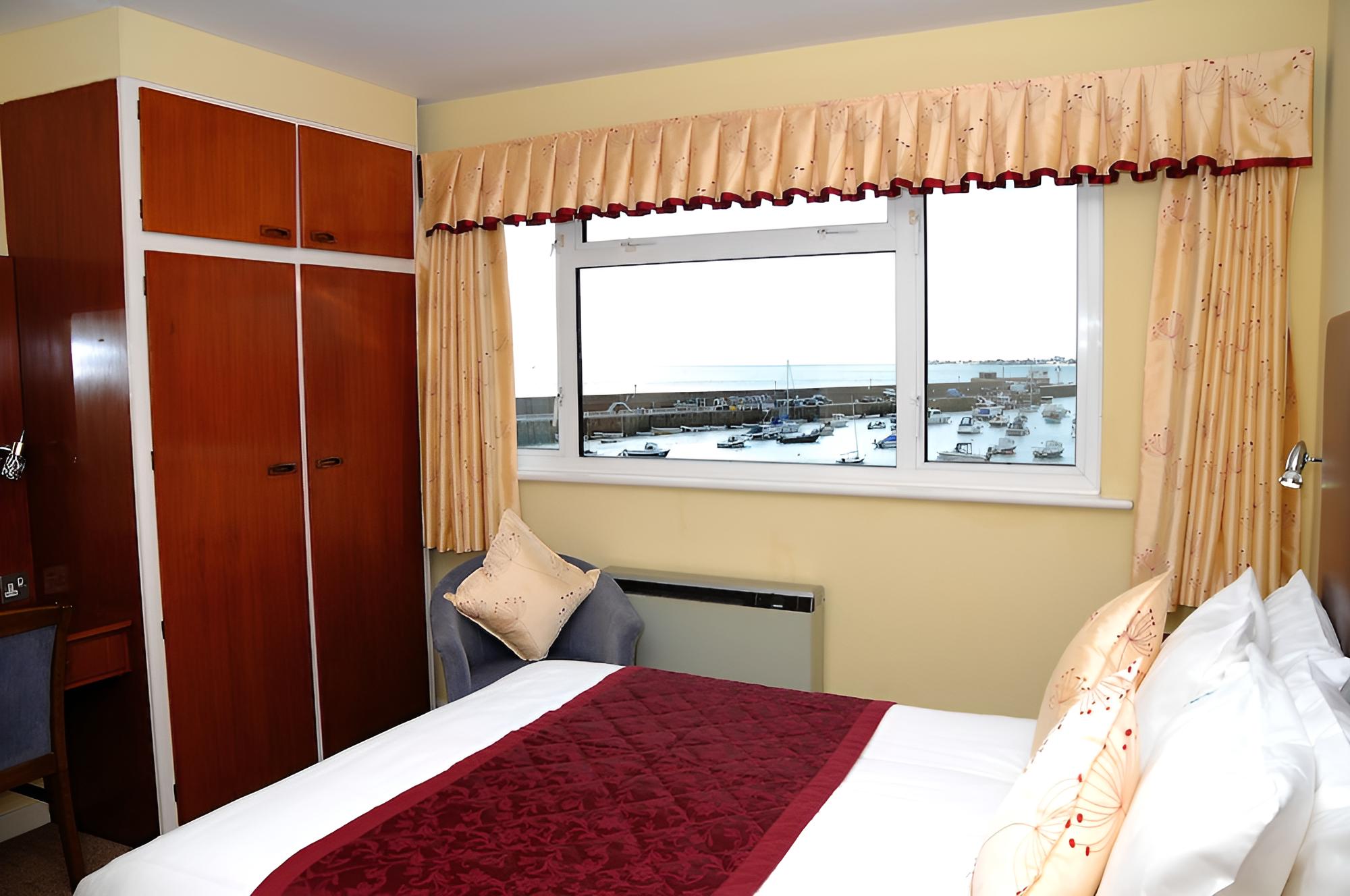 Superior Double or Twin Room, 1 Bedroom, Harbor View photo 3