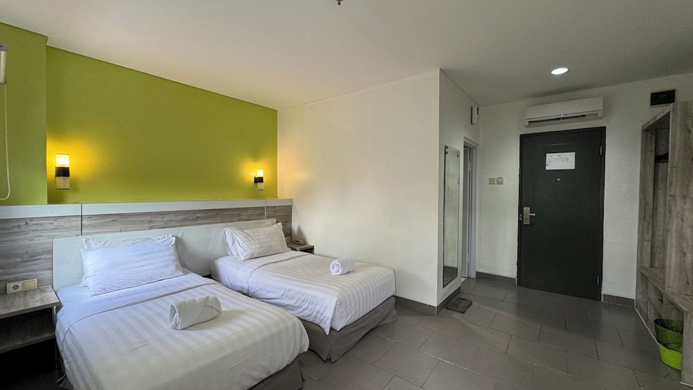 Deluxe Twin Room photo 2