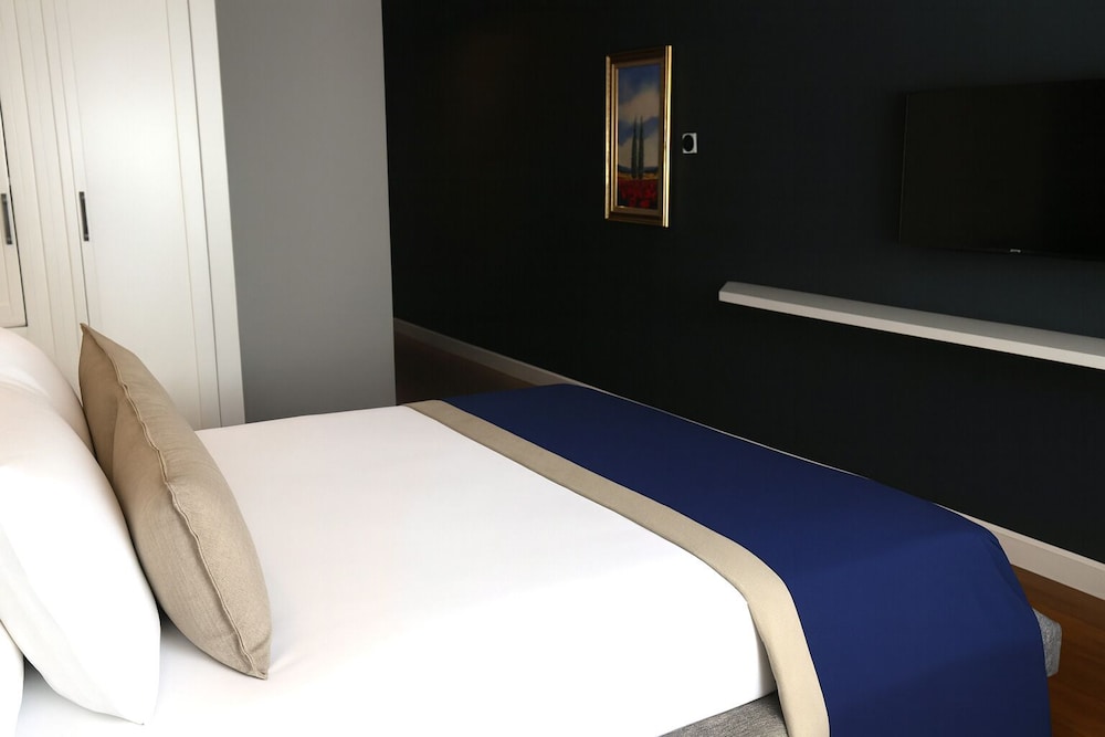 Standard Room, 1 Double Bed, Non Smoking, City View photo 1