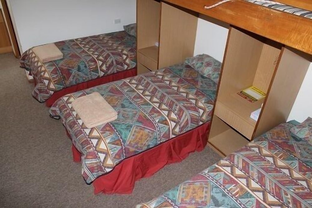 Standard Room, Non Smoking (6 Share Room: 7 Nights) Breakfast, Lunch and Dinner Transfers included photo 1