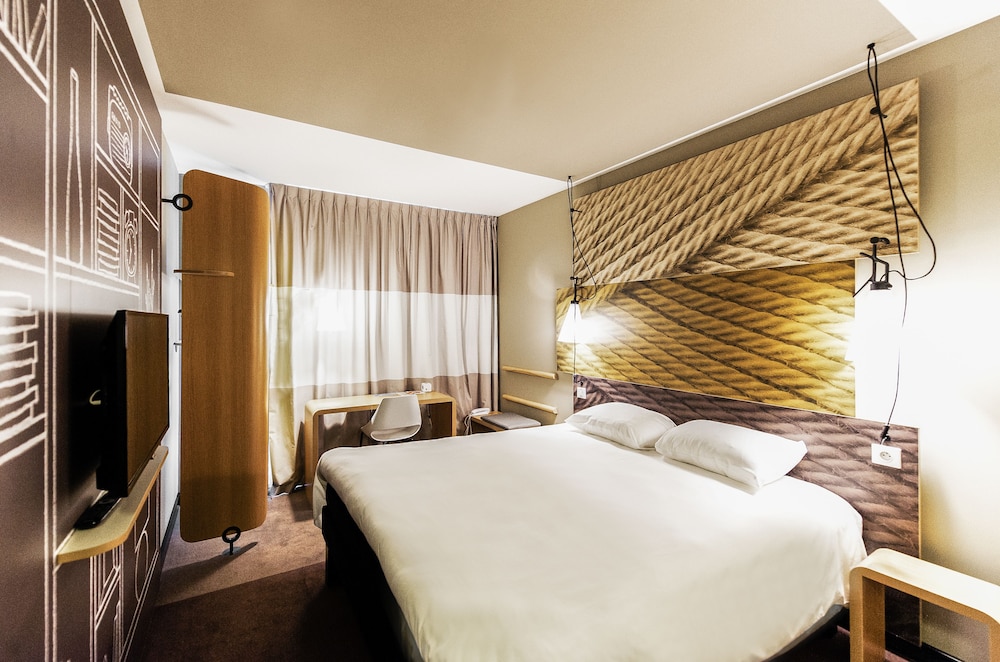 Standard Room, 2 Twin Beds thumbnail 6