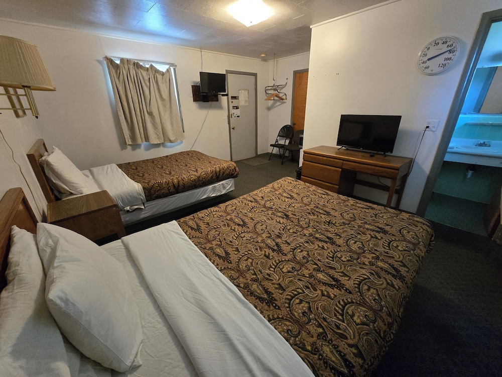 Room, 2 Double Beds, Non Smoking - Photo 2