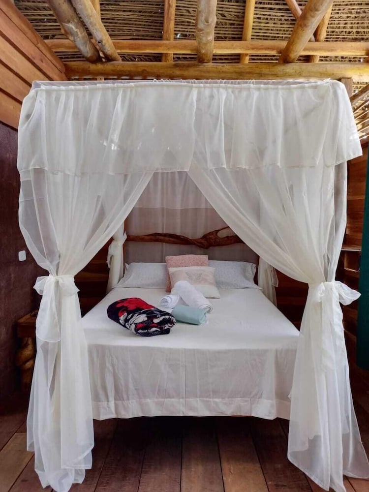 Traditional Bungalow photo 3