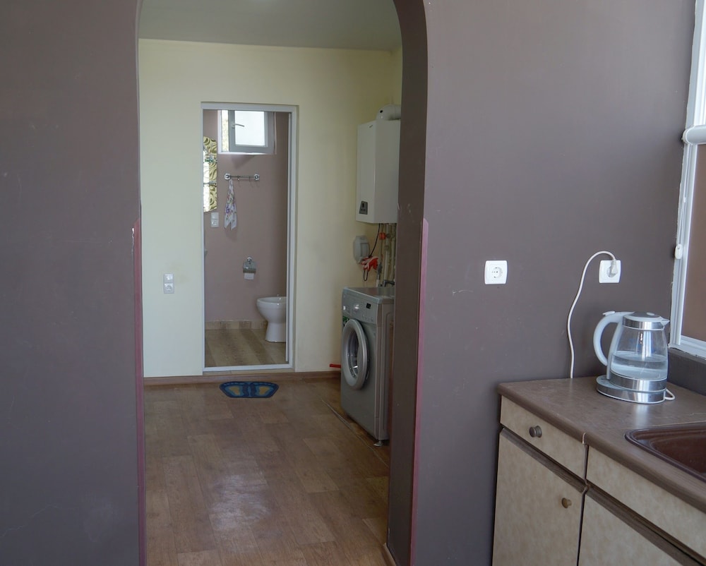 Basic Double Room photo 3