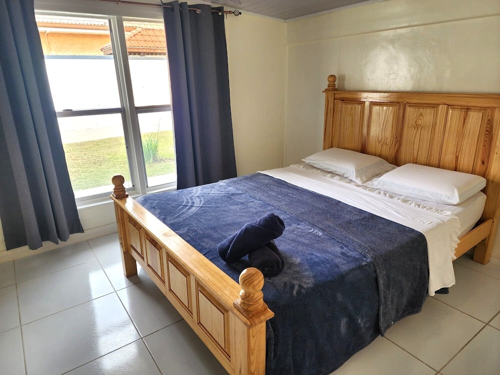 Deluxe Apartment, 3 Bedrooms, Patio, Courtyard View photo 3