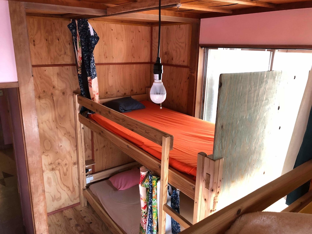 Shared Dormitory, Women only photo 2