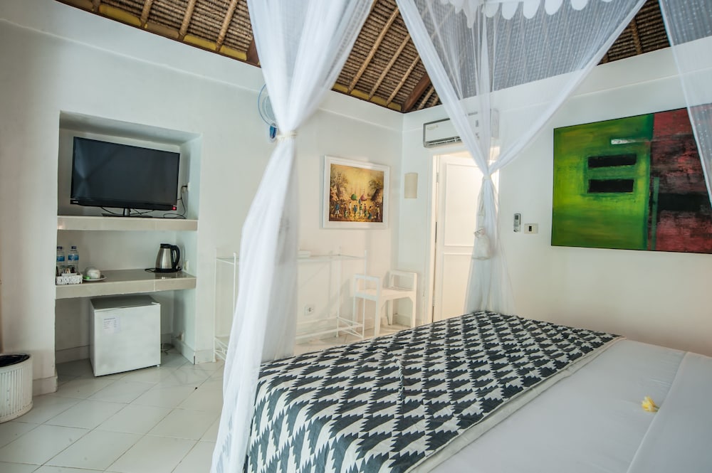 Superior Bungalow - Photo 9