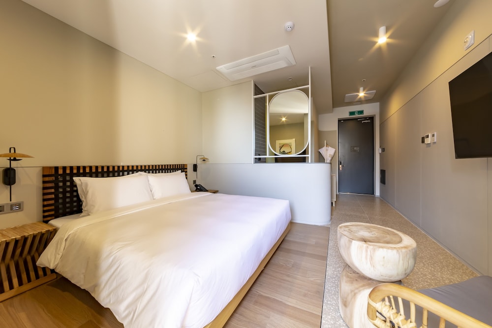 Deluxe Double Room (Free Swimming Pool) photo 2