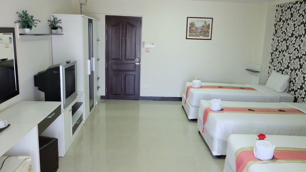 Superior Triple Room photo 2