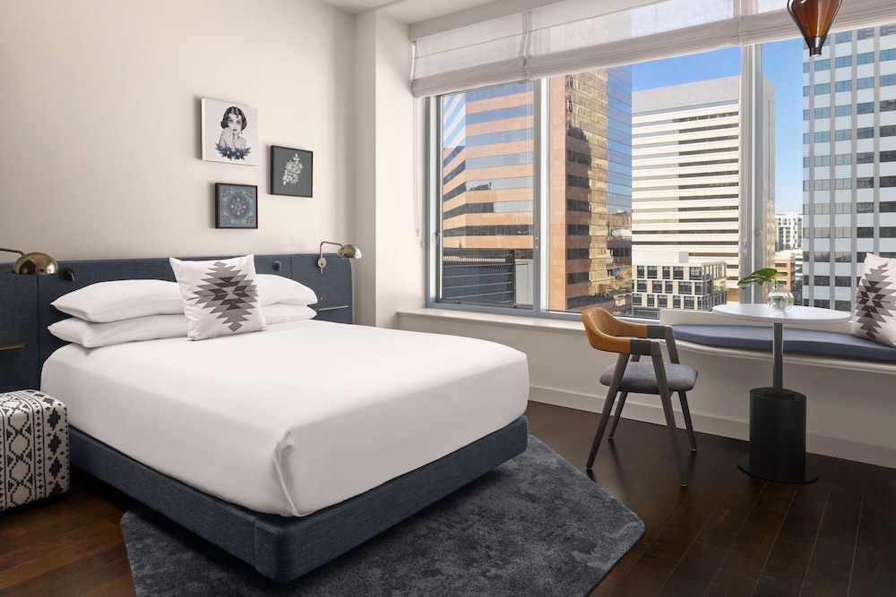 Room, 1 King Bed (San Diego View) - Photo 4