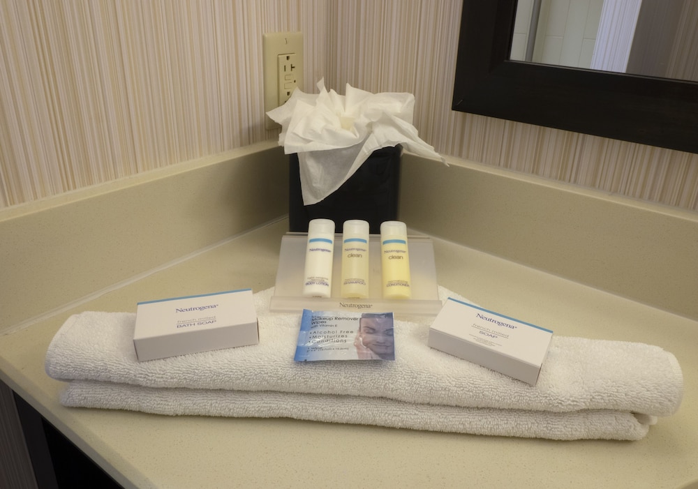 Room, 2 Queen Beds, Accessible (Hearing) - Photo 2