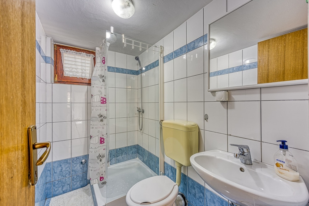 Family Apartment, 1 Bedroom, Mountainside (Sunset Blue Apartment) photo 3