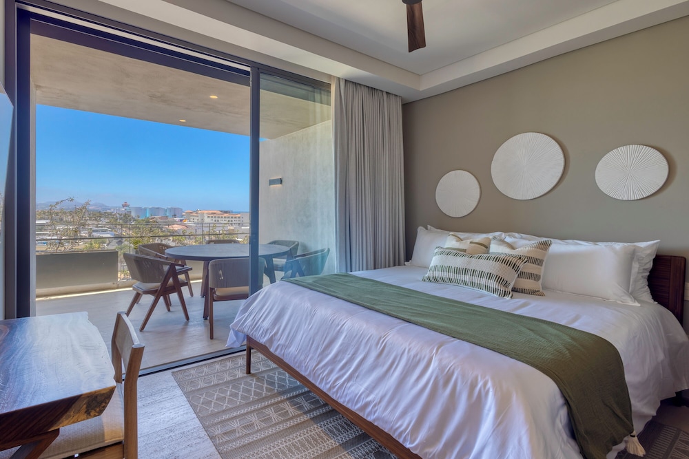 Panoramic Apartment, 3 Bedrooms, City View, Tower