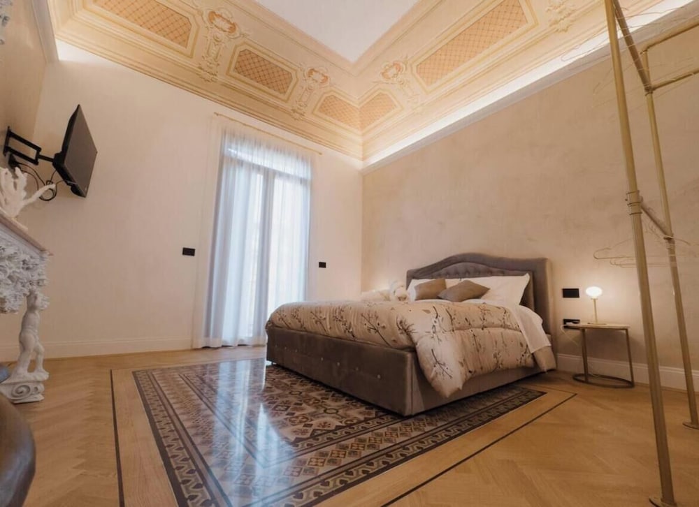 Royal Suite, Balcony, City View