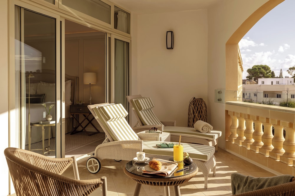 Signature Suite - Photo 7