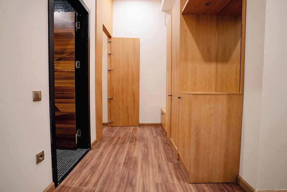 Two-Bedroom Suite - Photo 11