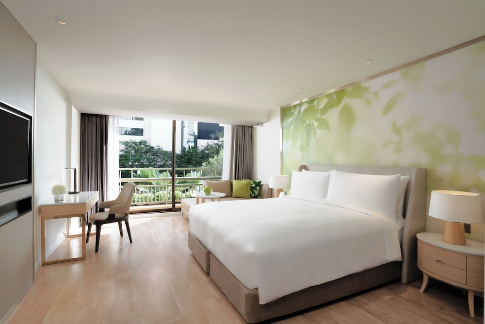 Deluxe Room, 1 King Bed photo 1