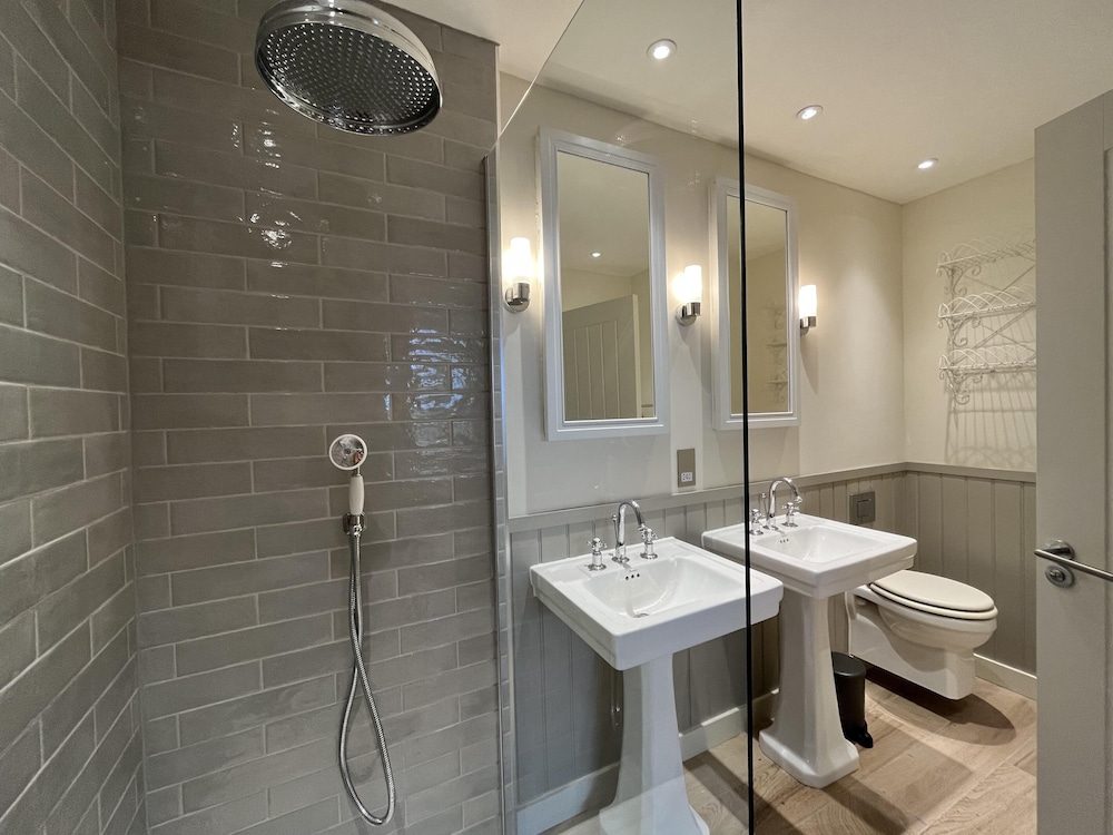Classic House, Ensuite - Photo 21