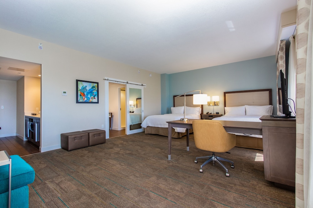 Studio, 2 Queen Beds, Accessible (Beach View, Hearing) photo 3