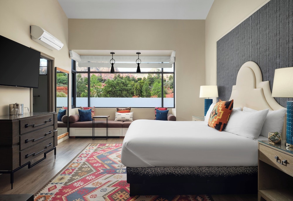 Room, 1 King Bed (Wilde Haven Spa) photo 1