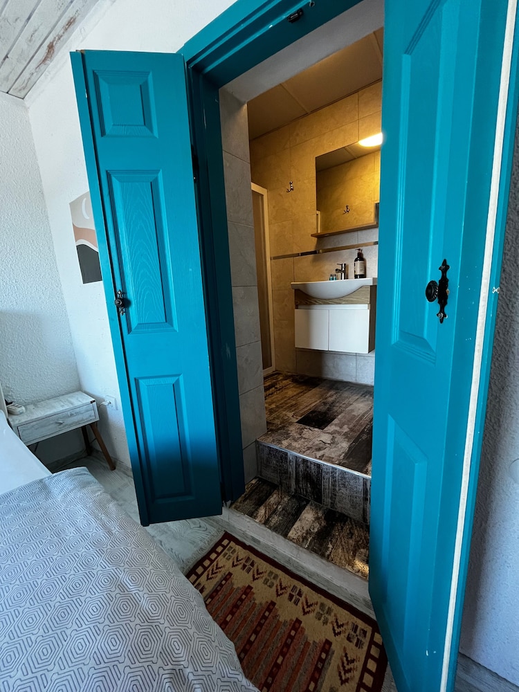 Panoramic Room, 1 Queen Bed, Sea View photo 2