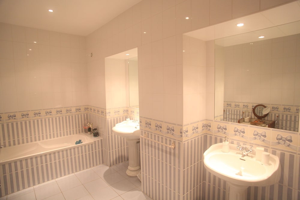 Triple Room (Simenon) photo 3