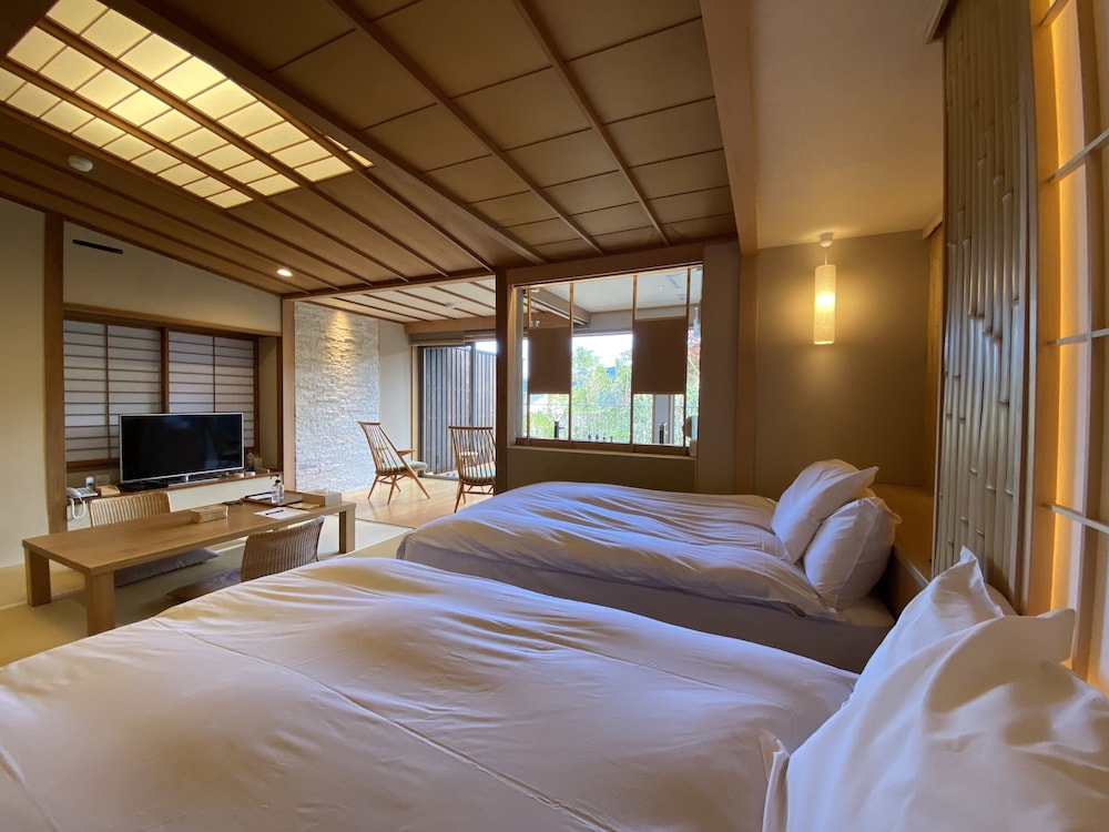 Japanese Twin Room "HATSUSE" with Open Air Bath, Non Smoking photo 2