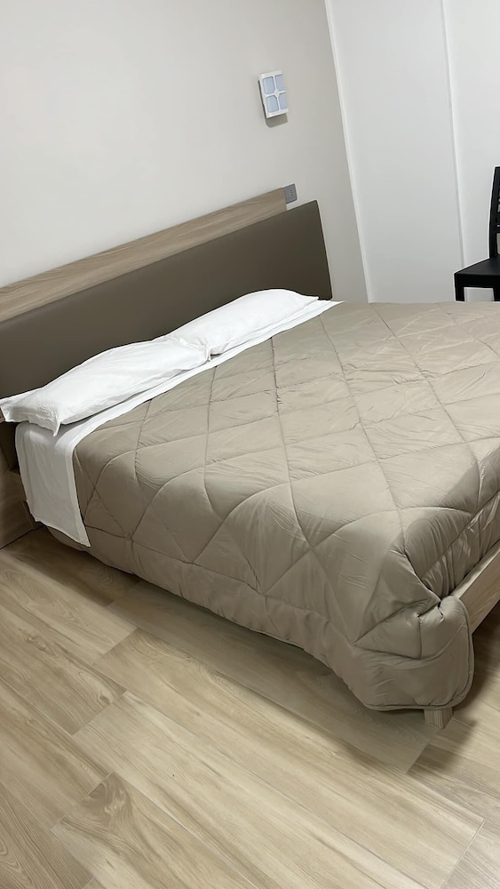 Panoramic Room, 1 King Bed, Non Smoking, Ensuite photo 2